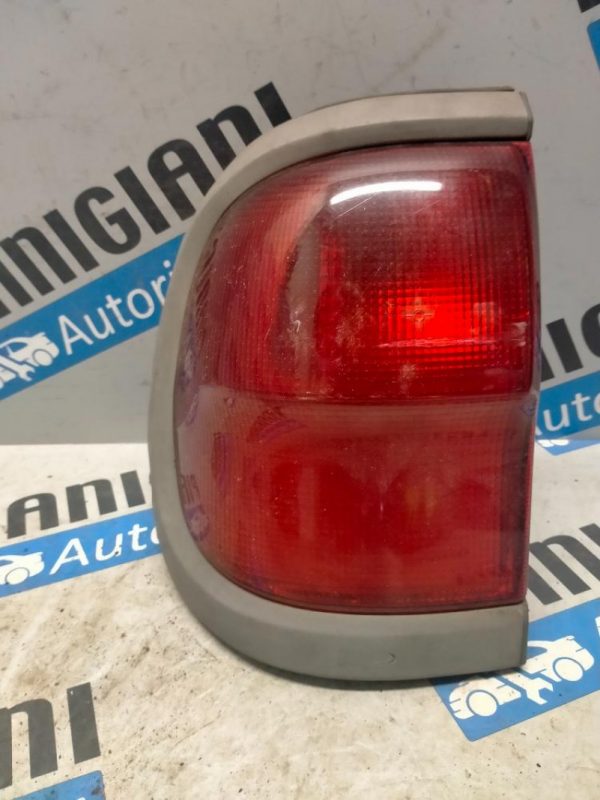 Faro Posteriore Sinistro Nissan Terrano II 2001