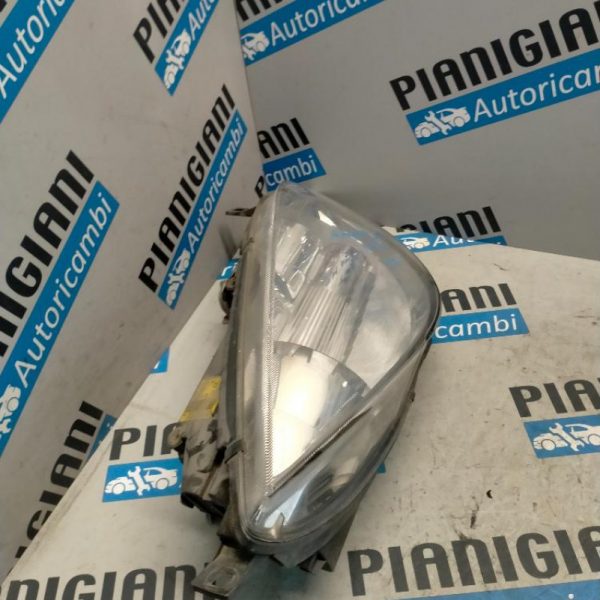 Faro Anteriore Destro Mitsubishi Colt 2004 – 2009