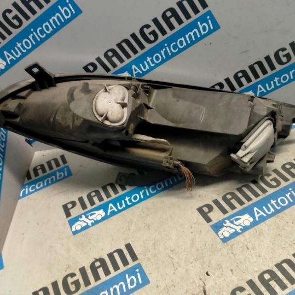 Faro Anteriore Destro Mitsubishi Colt 2004 – 2009