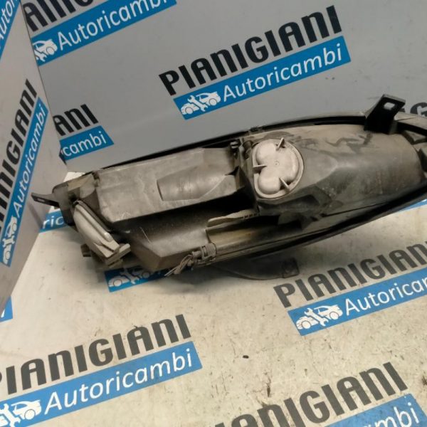 Faro Anteriore Sinistro Mitsubishi Colt 2004 – 2009