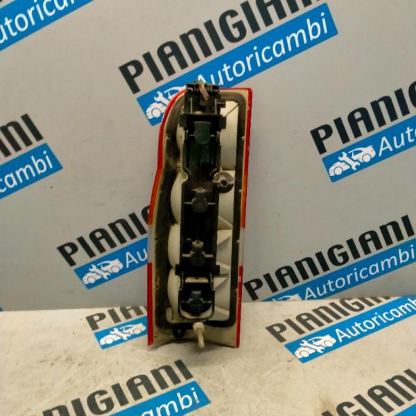 Faro Posteriore Destro Ford Transit 2000 – 2006