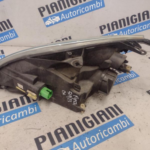 Faro Anteriore Destro Ford Fiesta 2003