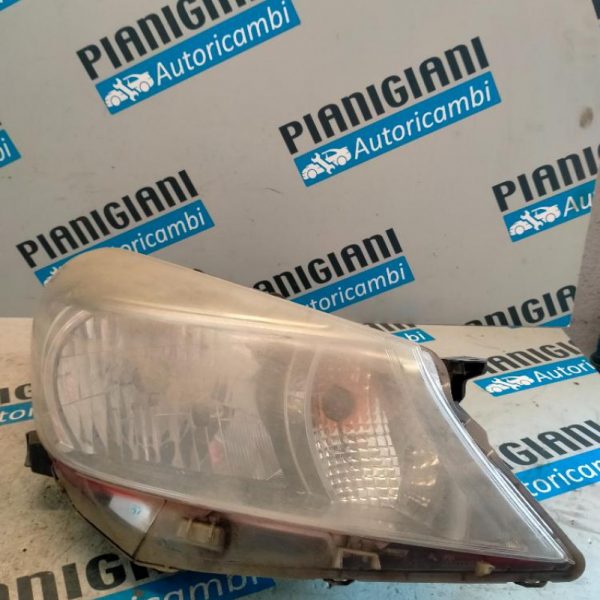 Faro Anteriore Destro Toyota Yaris 2011 – 2014