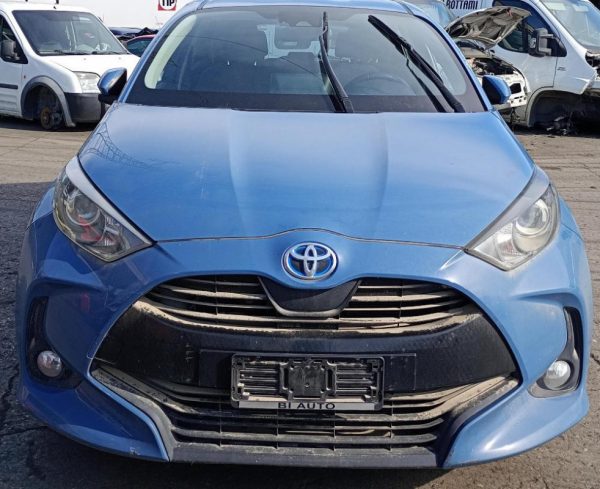 Toyota Yaris Anno 2020 | Veicolo Intero | SOLO PER RICAMBI