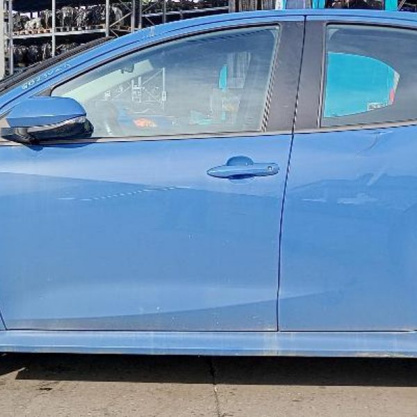 Toyota Yaris Anno 2020 | Veicolo Intero | SOLO PER RICAMBI