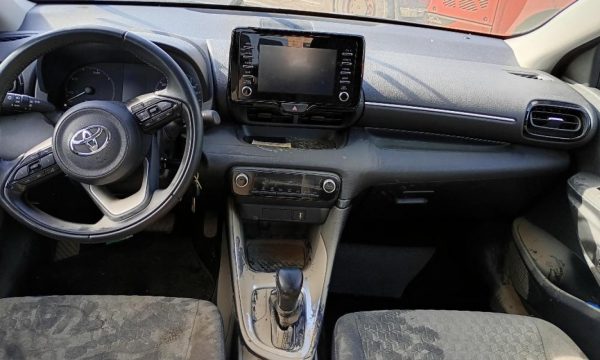 Toyota Yaris Anno 2020 | Veicolo Intero | SOLO PER RICAMBI
