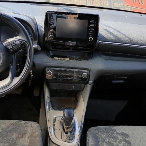 Toyota Yaris Anno 2020 | Veicolo Intero | SOLO PER RICAMBI