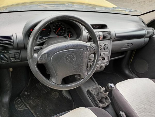 Opel Tigra Anno 1996 | Veicolo Intero | SOLO PER RICAMBI