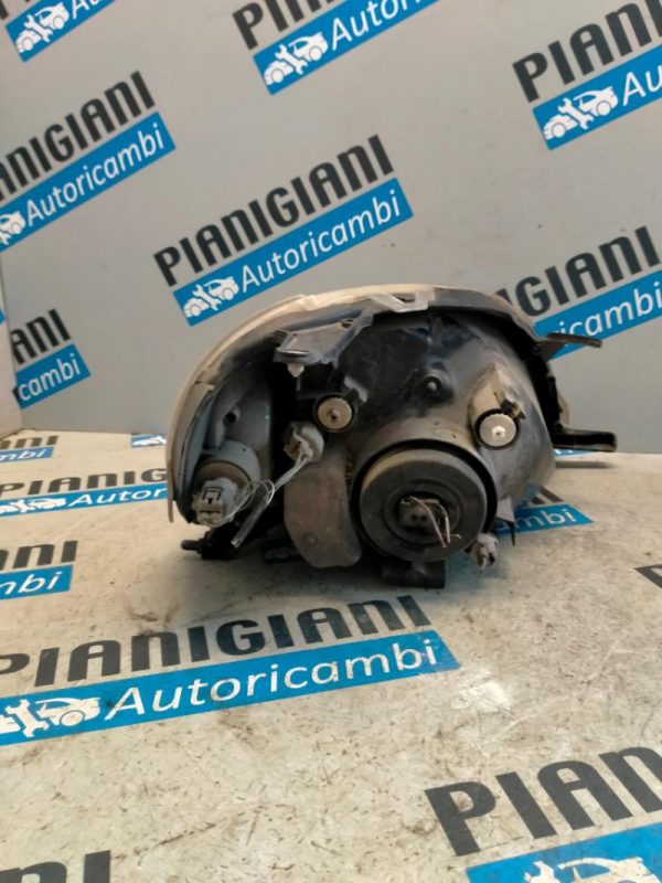 Faro Anteriore Sinistro Toyota Yaris 1999 – 2003