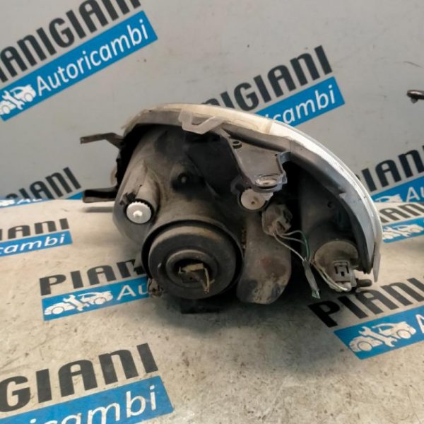 Faro Anteriore Destro Toyota Yaris 1999 – 2003
