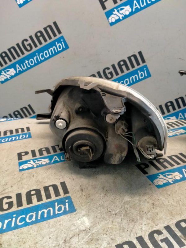 Faro Anteriore Destro Toyota Yaris 1999 – 2003