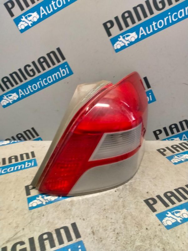 Faro Posteriore Destro Toyota Yaris 2009 – 2012