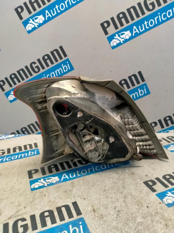 Faro Posteriore Destro Toyota Yaris 2009 – 2012