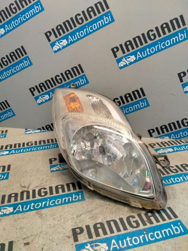 Faro Anteriore Destro Toyota Yaris 2009 – 2012