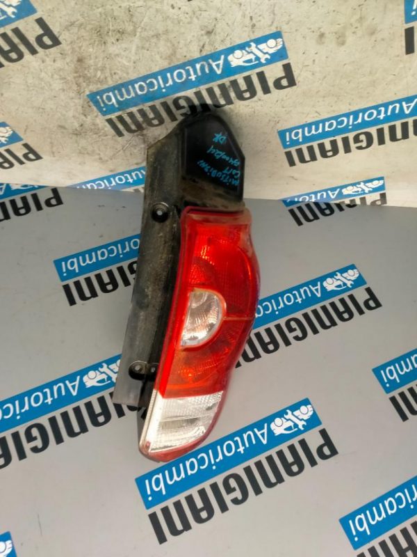Faro Posteriore Destro Mitsubishi Colt 2008 – 2012