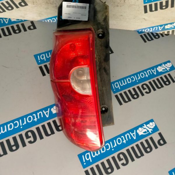 Faro Posteriore Sinistro Mitsubishi Colt 2008 – 2012