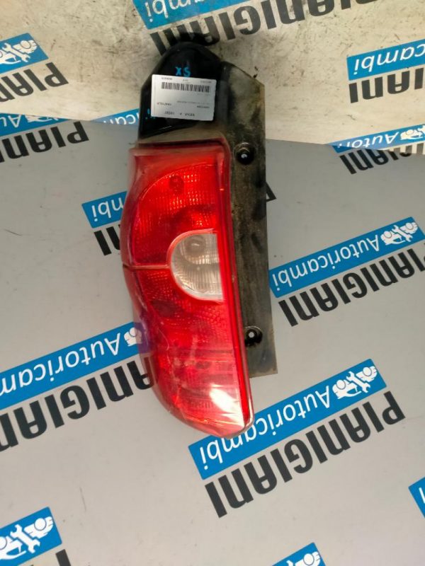 Faro Posteriore Sinistro Mitsubishi Colt 2008 – 2012