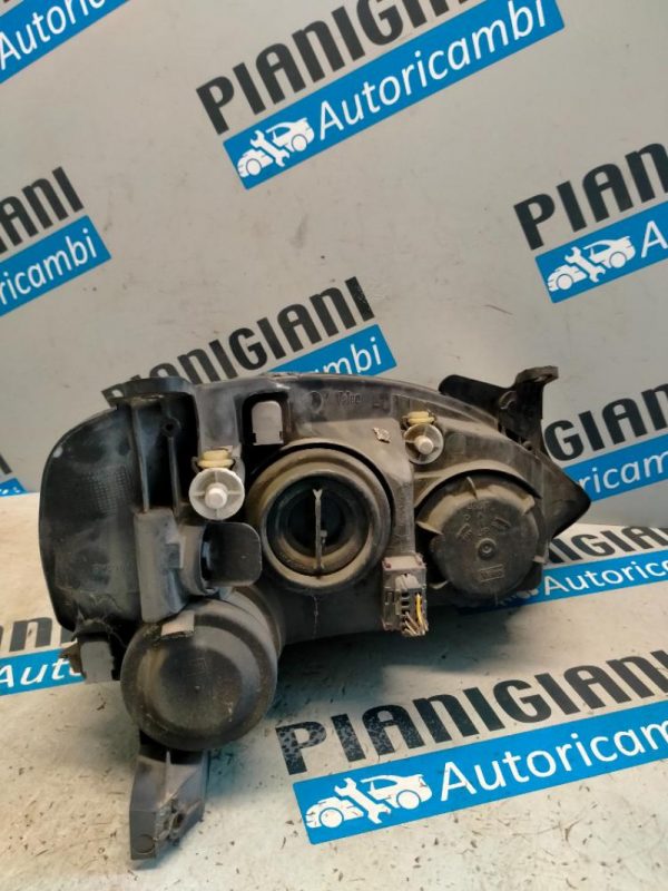 Faro Anteriore Sinistro Opel Corsa C 2003 – 2006