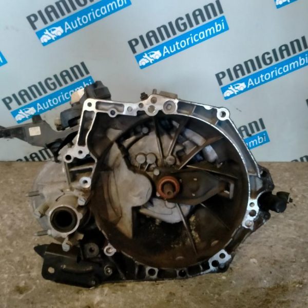 Cambio Peugeot Rifter YH01 2018 >
