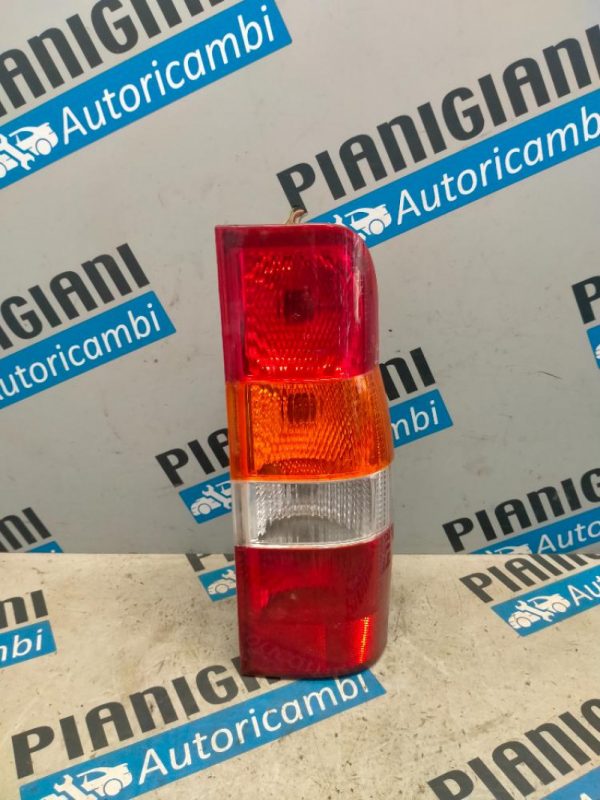 Faro Posteriore Destro Ford Transit 2000 – 2006