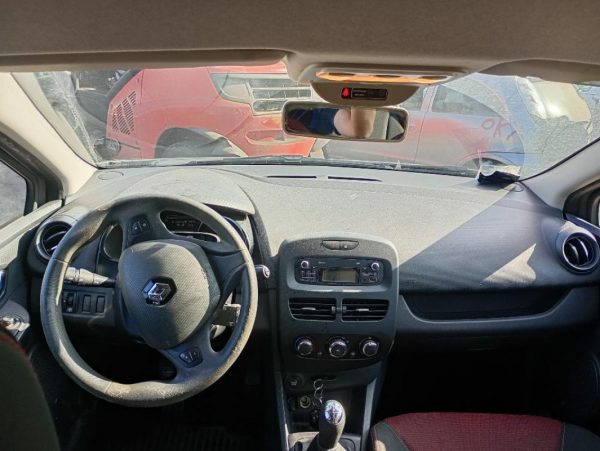 Renault Clio 4° Serie Anno 2013 | Veicolo intero | SOLO PER RICAMBI
