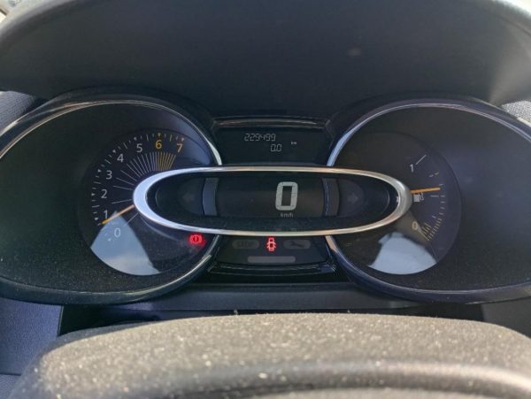 Renault Clio 4° Serie Anno 2013 | Veicolo intero | SOLO PER RICAMBI