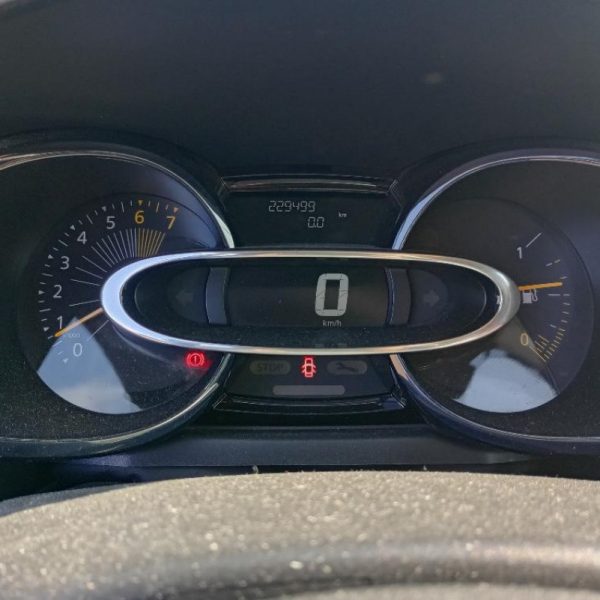 Renault Clio 4° Serie Anno 2013 | Veicolo intero | SOLO PER RICAMBI