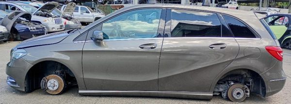 Mercedes Classe B W246 Anno 2014 | Veicolo Intero | SOLO PER RICAMBI