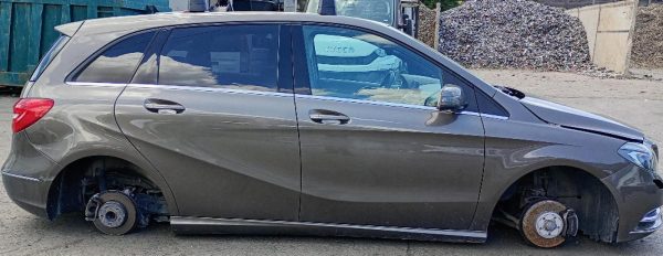 Mercedes Classe B W246 Anno 2014 | Veicolo Intero | SOLO PER RICAMBI