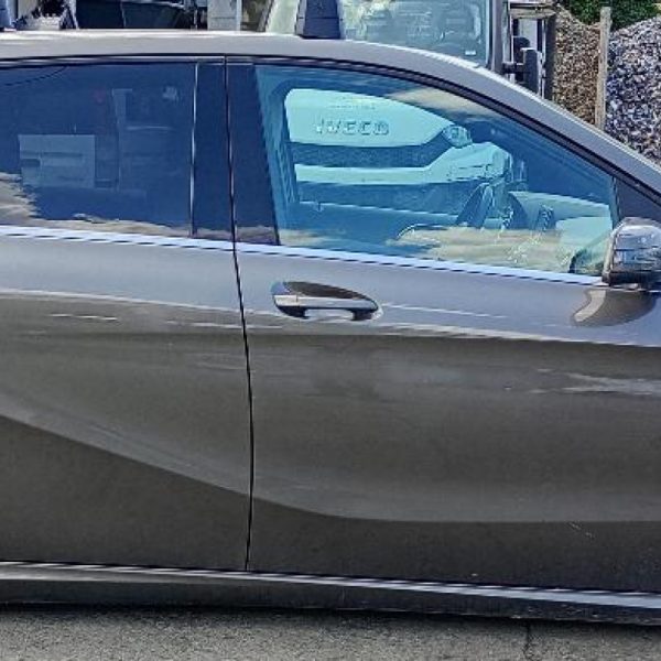 Mercedes Classe B W246 Anno 2014 | Veicolo Intero | SOLO PER RICAMBI