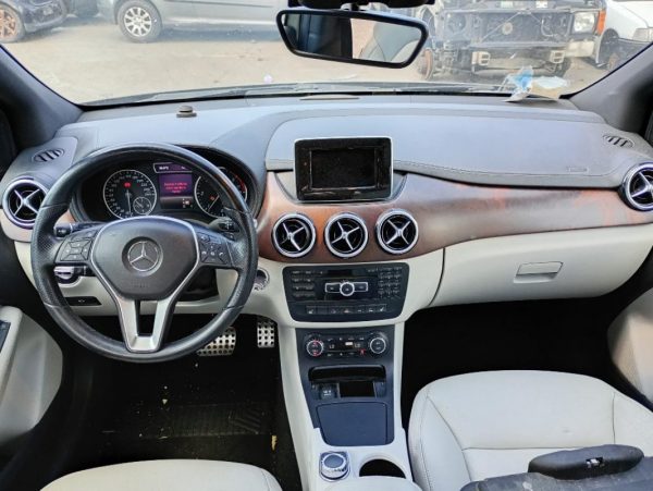 Mercedes Classe B W246 Anno 2014 | Veicolo Intero | SOLO PER RICAMBI