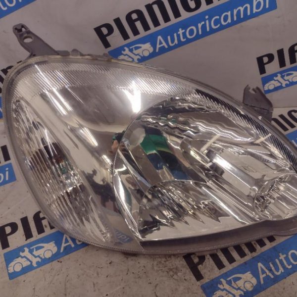 Faro Anteriore Destro Toyota Yaris 2003 – 2005