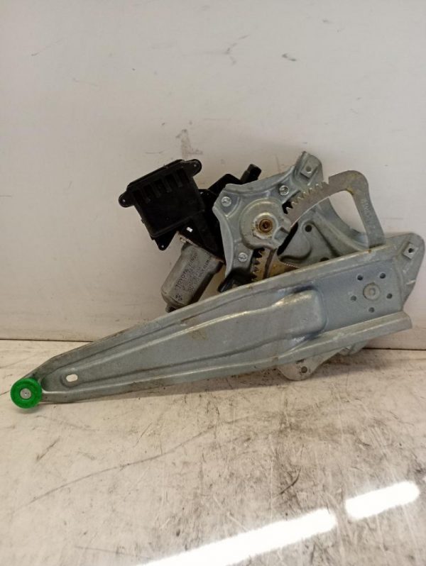 Motorino Alzavetro Posteriore Sinistro Toyota Auris 2012 – 2015
