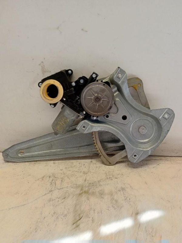 Motorino Alzavetro Posteriore Destro Toyota Auris 2012 – 2015