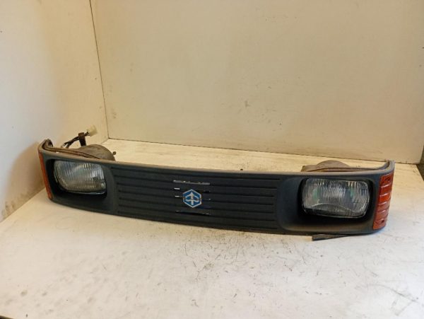 Mascherina Anteriore comprensiva di Fari e Frecce Piaggio Ape TM P703 1996 – 2016