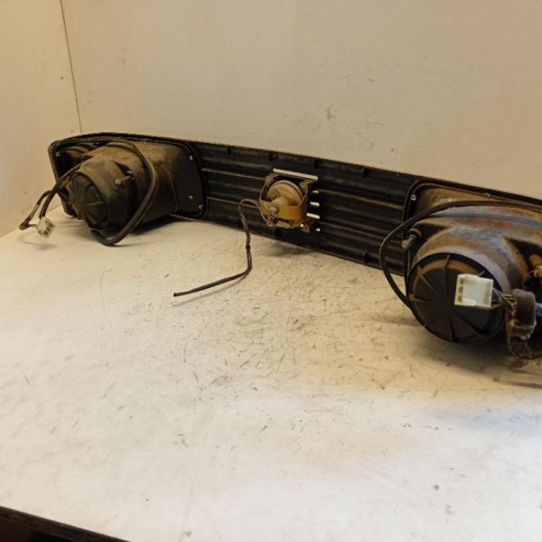 Mascherina Anteriore comprensiva di Fari e Frecce Piaggio Ape TM P703 1996 – 2016