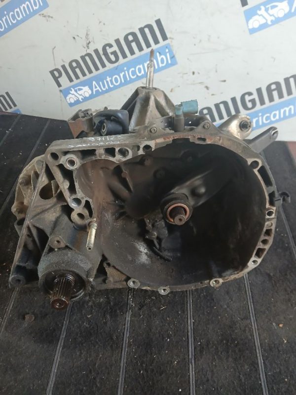 Cambio Dacia Logan KM7F7