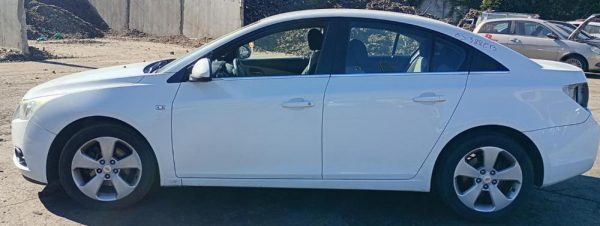Chevrolet Cruze LT J300 Anno 2011 | Veicolo Intero | SOLO PER RICAMBI