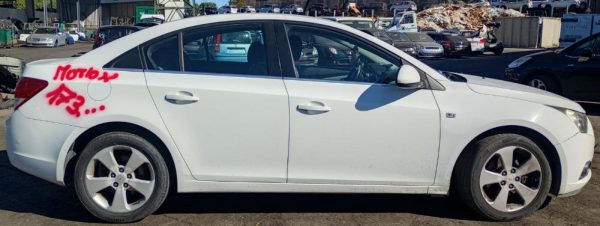 Chevrolet Cruze LT J300 Anno 2011 | Veicolo Intero | SOLO PER RICAMBI