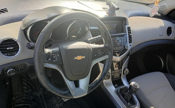 Chevrolet Cruze LT J300 Anno 2011 | Veicolo Intero | SOLO PER RICAMBI
