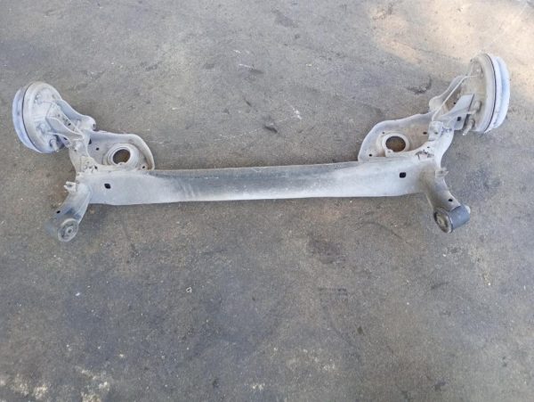 Assale / Ponte Posteriore Nissan Micra K13 1.2 12V 59 KW HR12 2010 – 2016