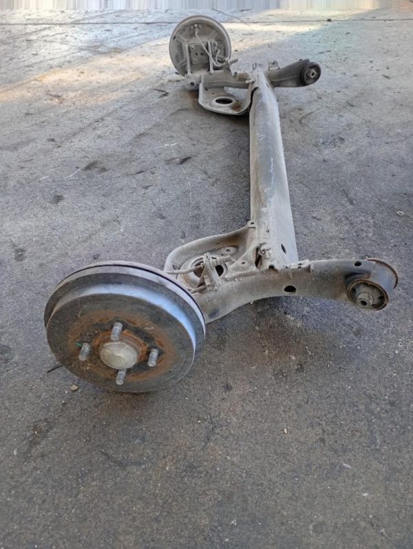 Assale / Ponte Posteriore Nissan Micra K13 1.2 12V 59 KW HR12 2010 – 2016