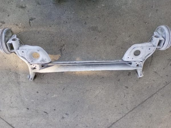 Assale / Ponte Posteriore Nissan Micra K13 1.2 12V 59 KW HR12 2010 – 2016