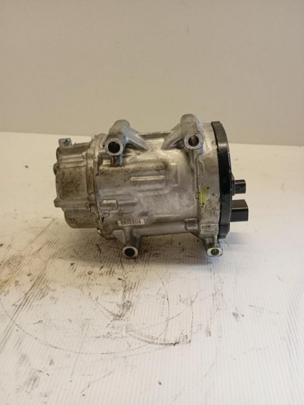 Compressore A/C Toyota Yaris Cross 1.5 Hybrid 68 KW M15A 2023 >