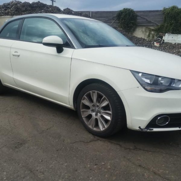 Audi A1 (8X) Anno 2010 | Veicolo Intero | SOLO PER RICAMBI