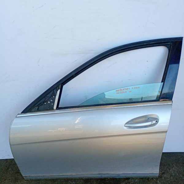 Porta / Portiera Anteriore Sinistra Mercedes-Benz Classe C W204 ber. 4p 2007-2011