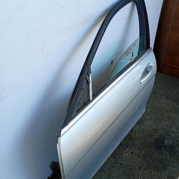 Porta / Portiera Anteriore Sinistra Mercedes-Benz Classe C W204 ber. 4p 2007-2011