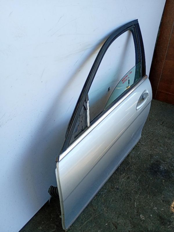 Porta / Portiera Anteriore Sinistra Mercedes-Benz Classe C W204 ber. 4p 2007-2011