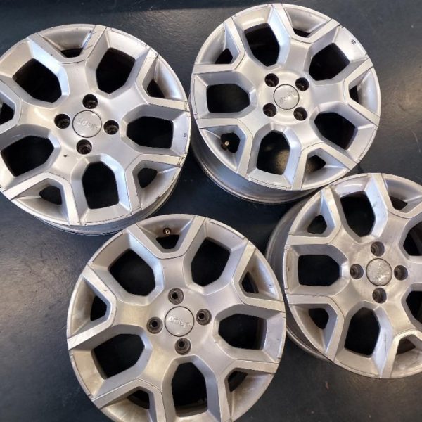 4 Cerchi in Lega 17″ Jeep Renegade 2023