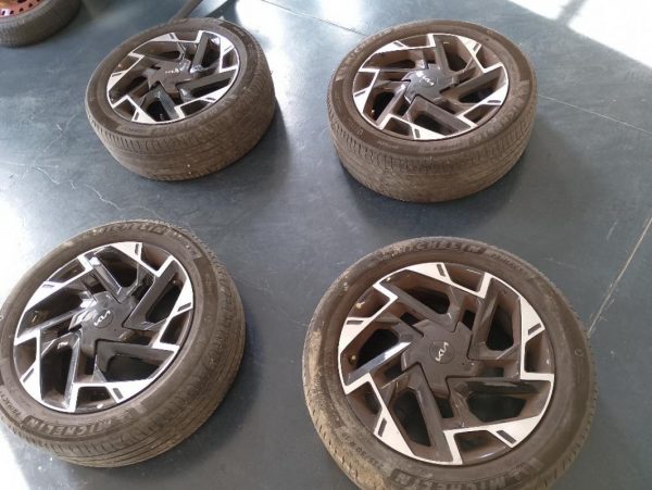 4 Cerchi in lega 19″ originali Kia Sportage 2023